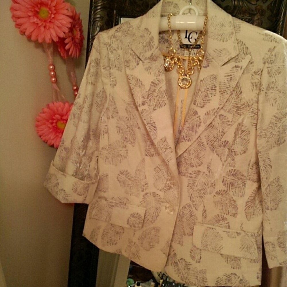 Lena Gabrielle ivory patterned floral jacket